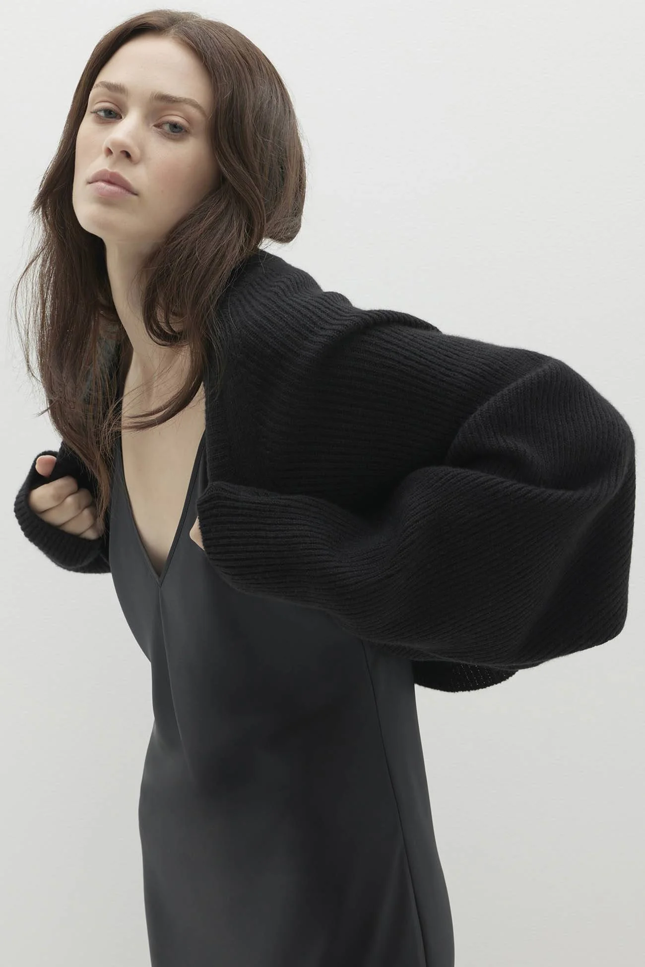 ANTOINETTE RIBBED CASHMERE SHRUG - Image 16