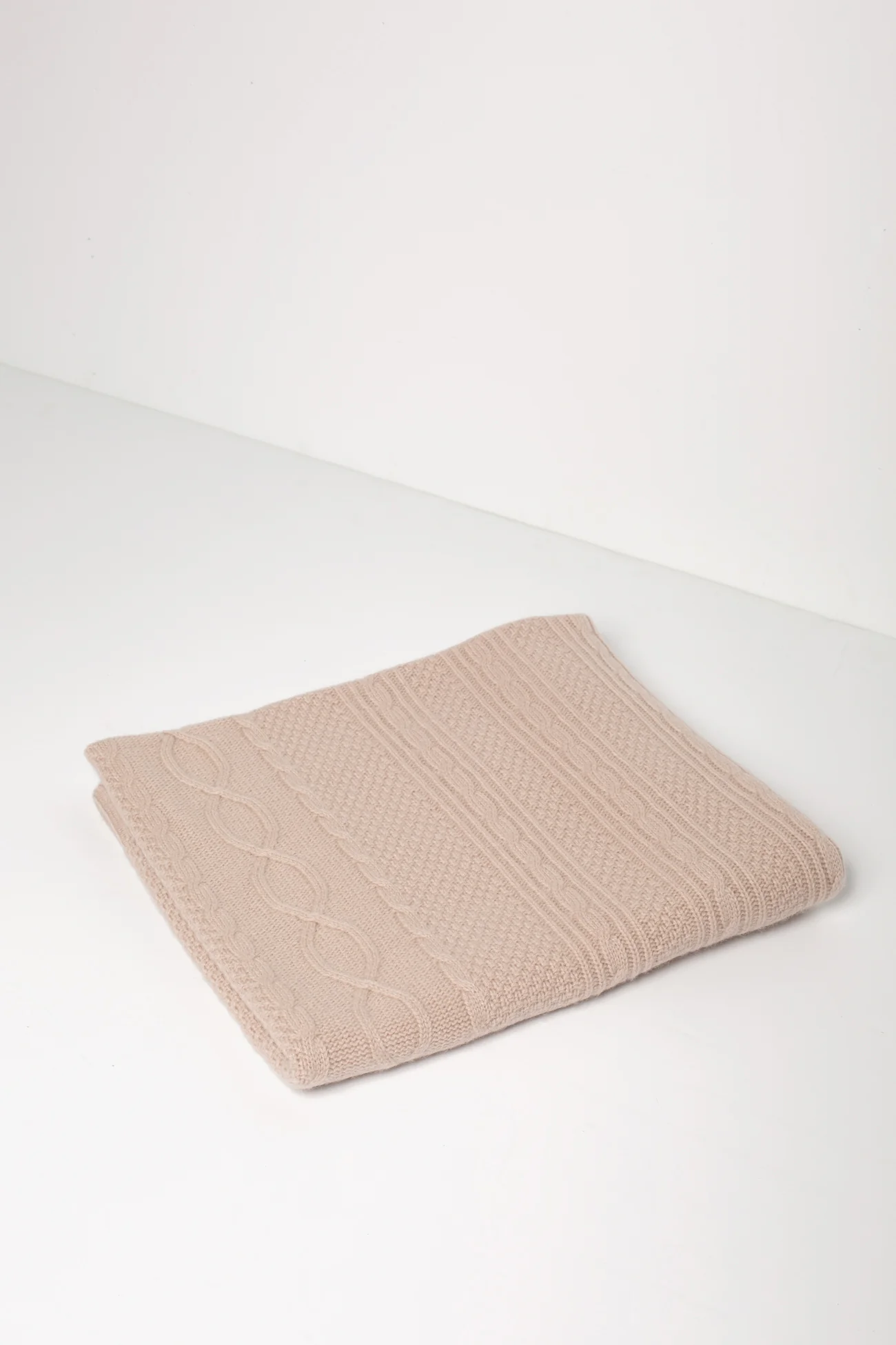 CABLE CASHMERE BABY BLANKET - Image 19