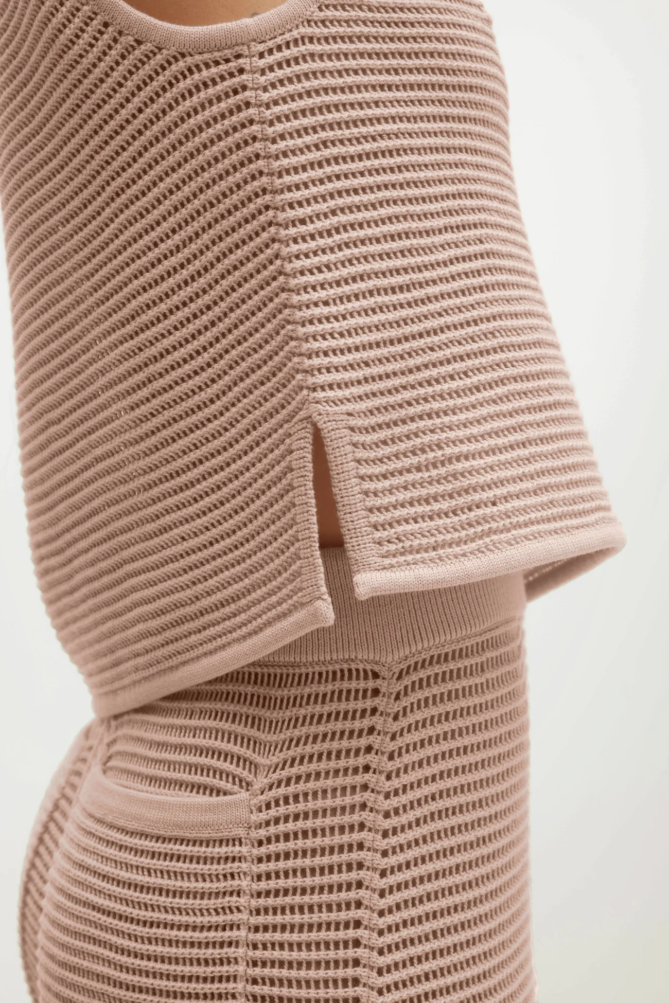 ESSENSE CREWNECK TANK - Image 10