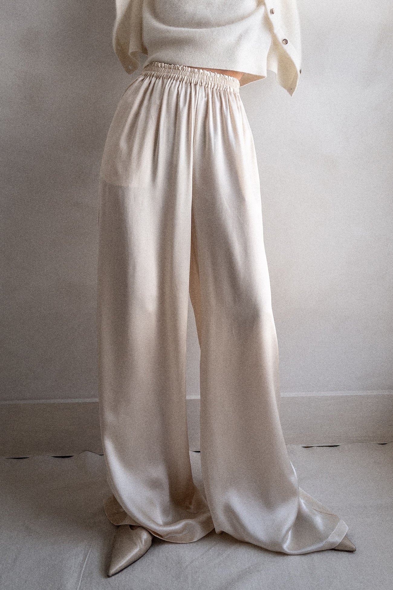 EVAN SILK WIDE LEG PANT | 33" INSEAM - Image 15