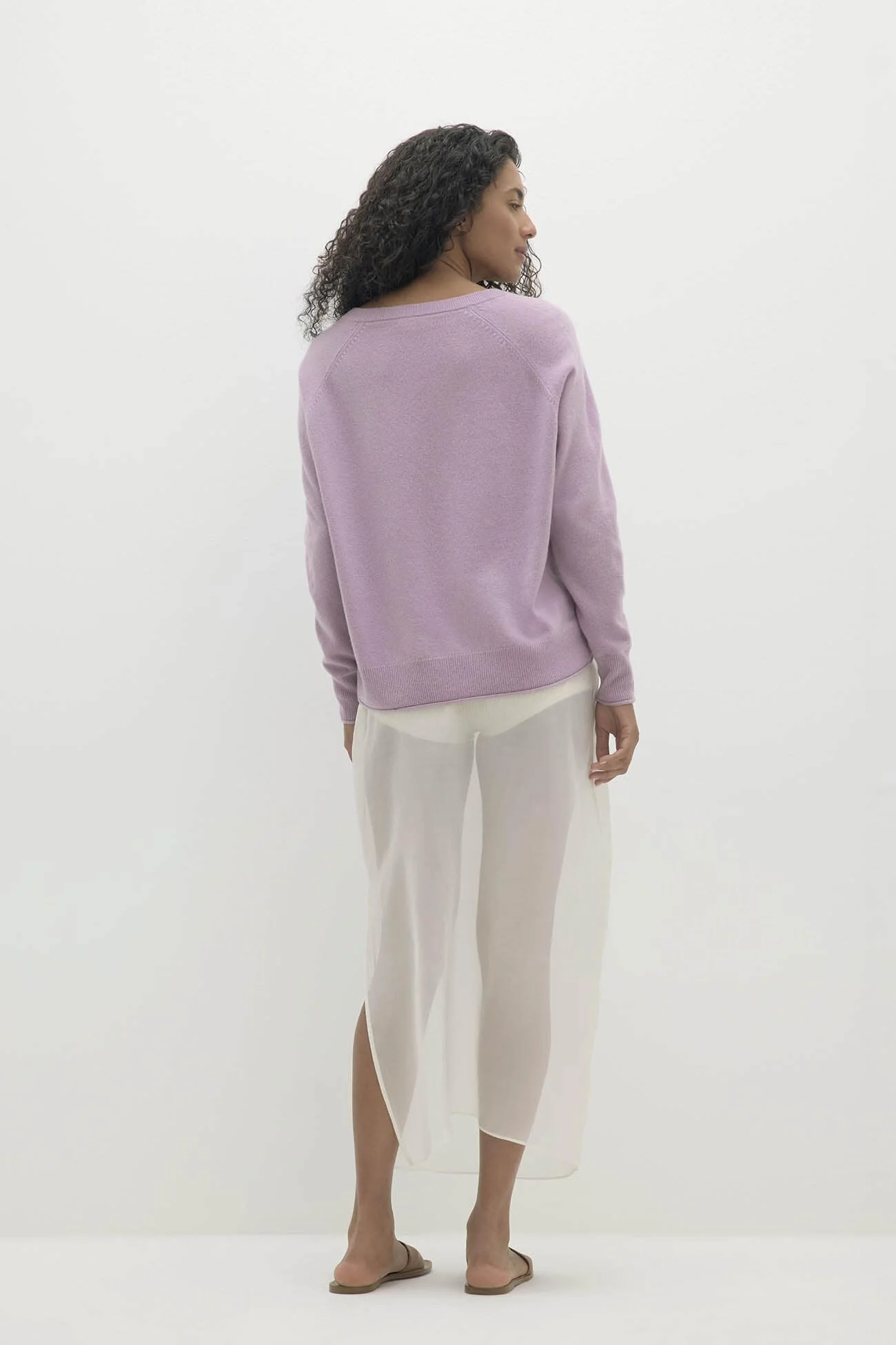HARLYN CASHMERE V-NECK SWEATER - Image 15