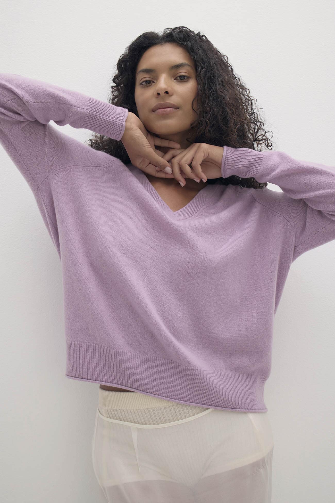 HARLYN CASHMERE V-NECK SWEATER - Image 17