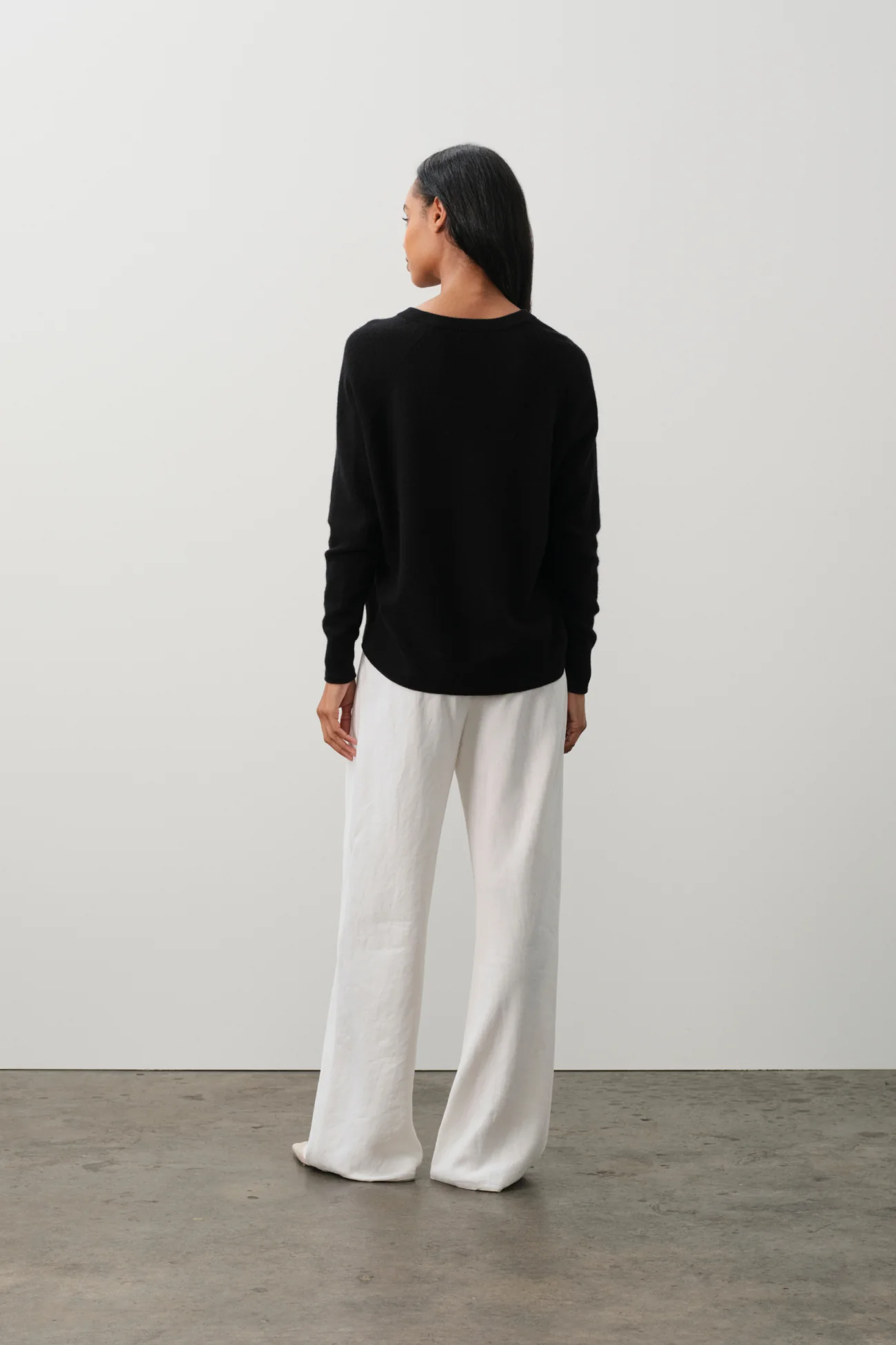 HARLYN CASHMERE V-NECK SWEATER - Image 24