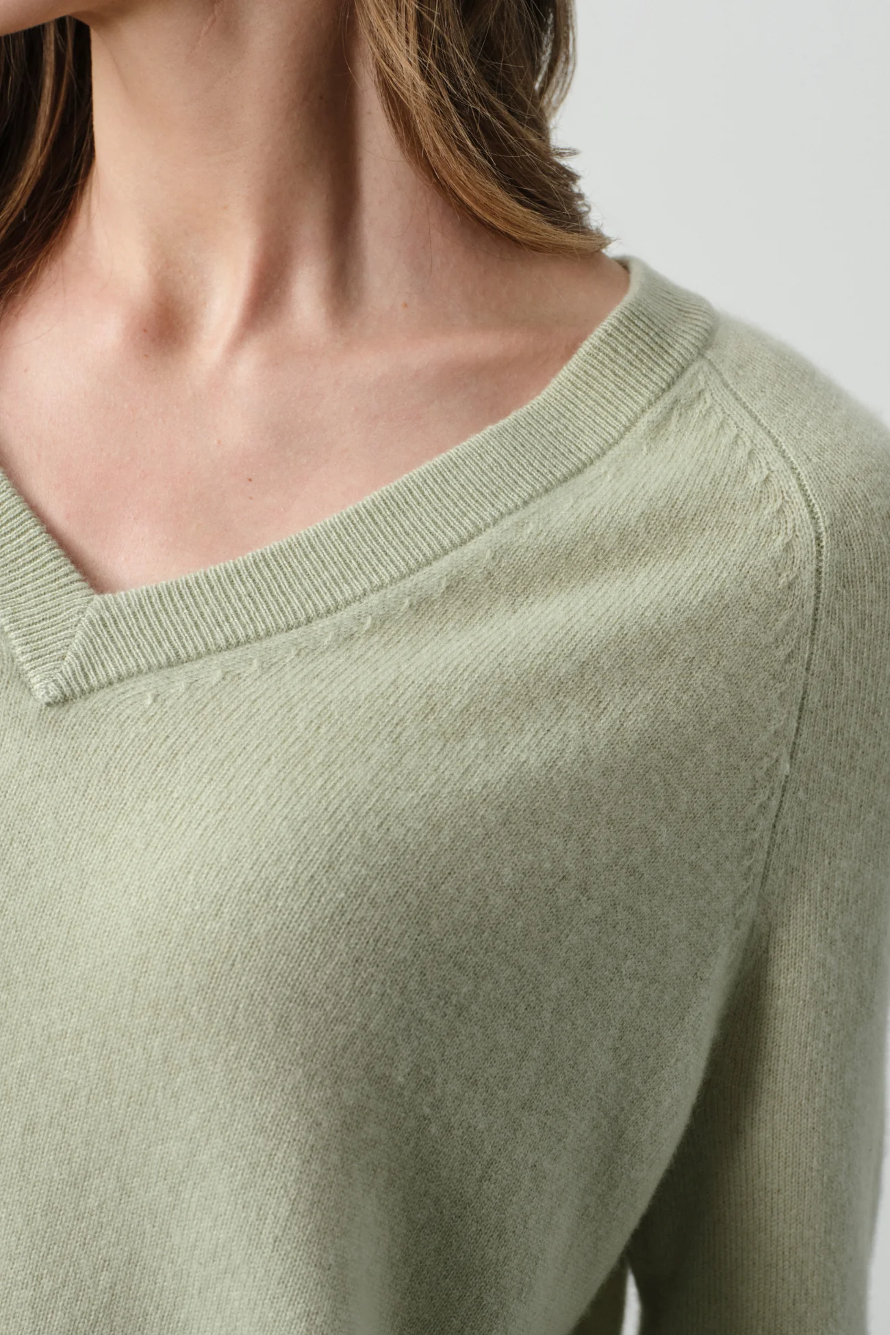 HARLYN CASHMERE V-NECK SWEATER - Image 28