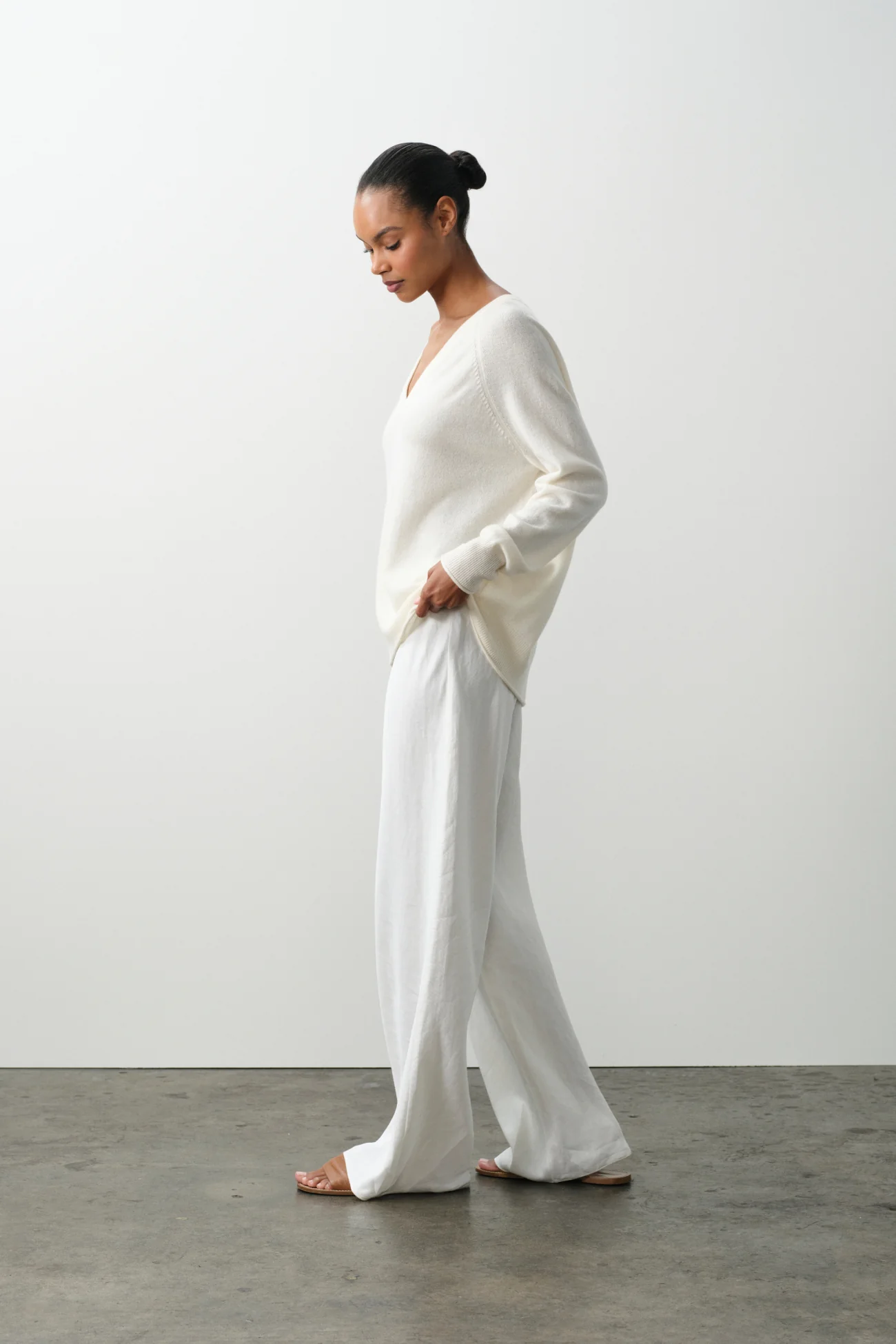 HARLYN CASHMERE V-NECK SWEATER - Image 3