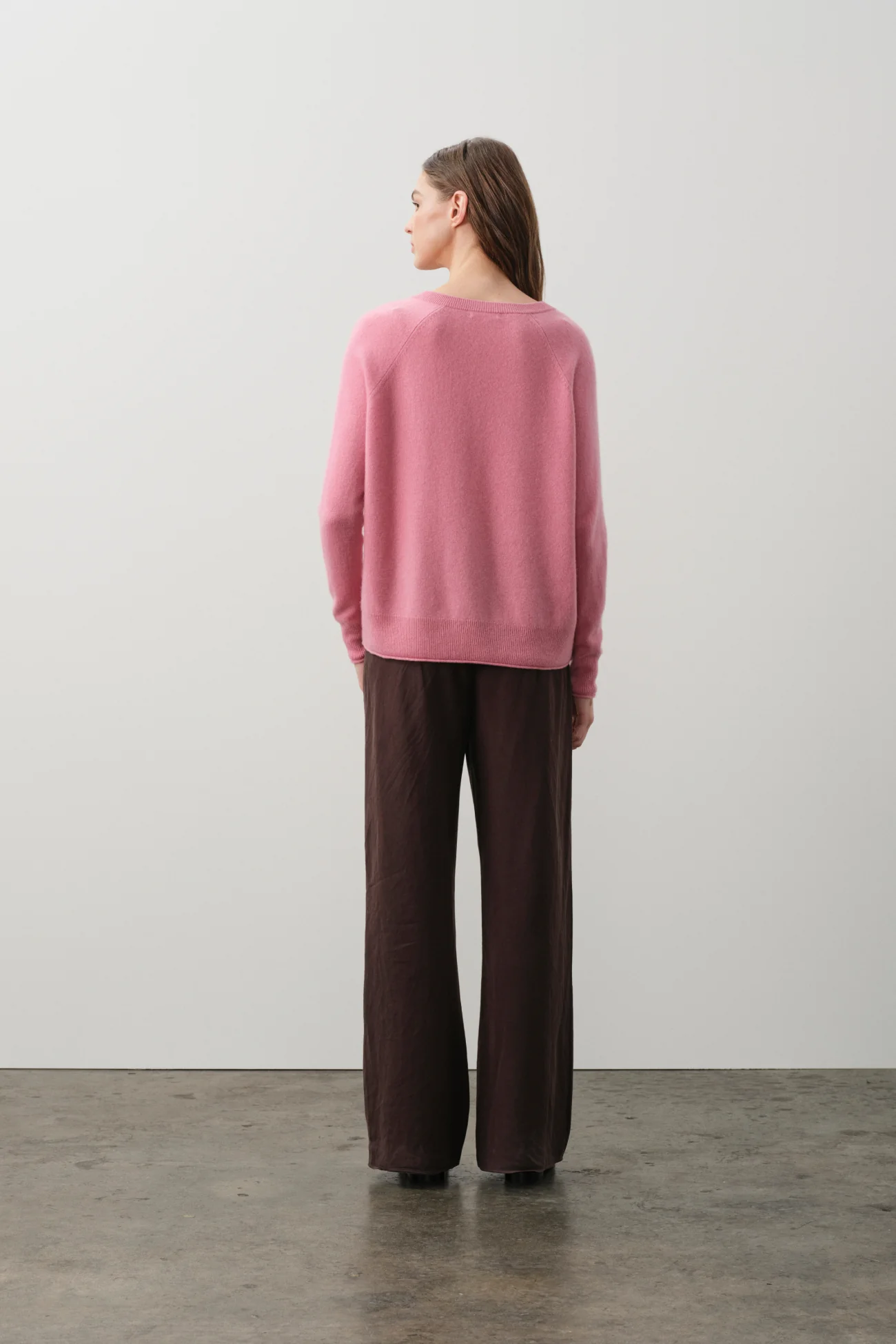 HARLYN CASHMERE V-NECK SWEATER - Image 31