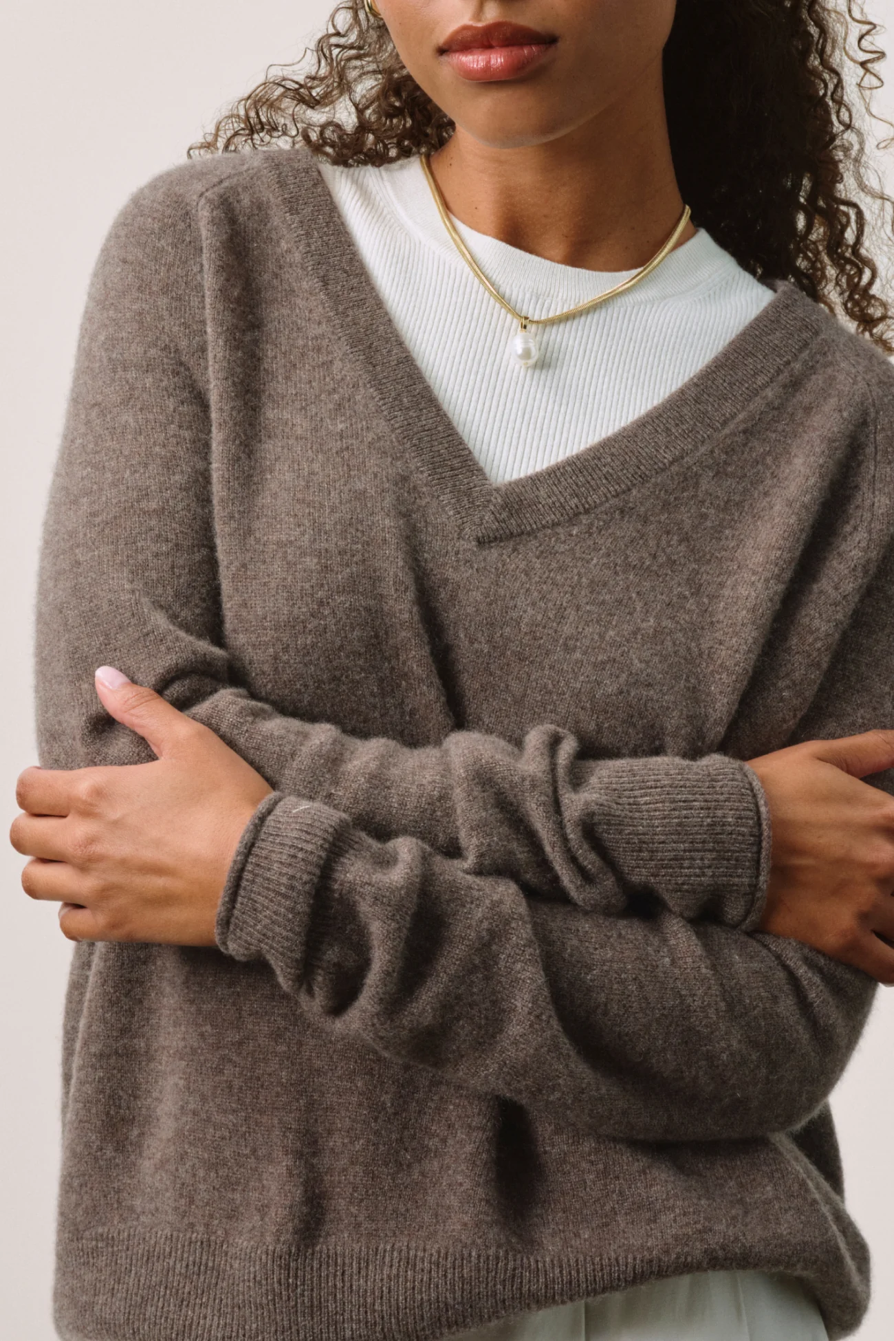 HARLYN CASHMERE V-NECK SWEATER - Image 36