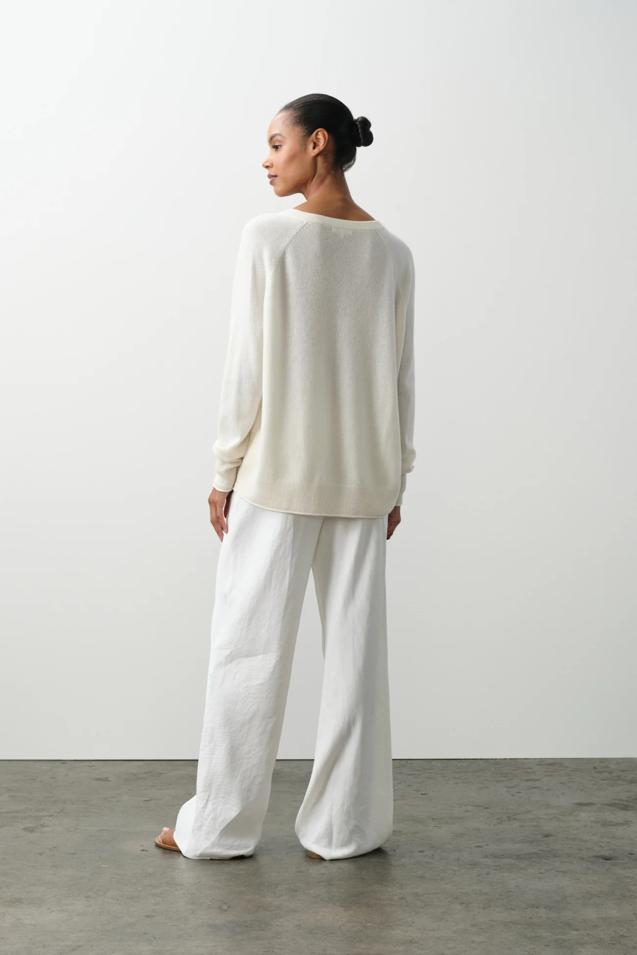 HARLYN CASHMERE V-NECK SWEATER - Image 4