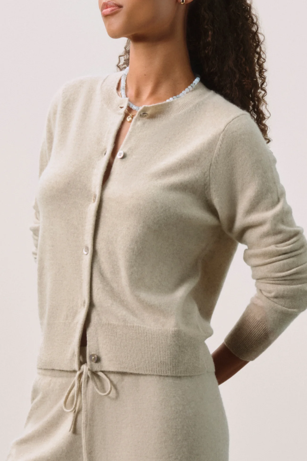 JAYLA BUTTON-UP CASHMERE CARDIGAN - Image 4