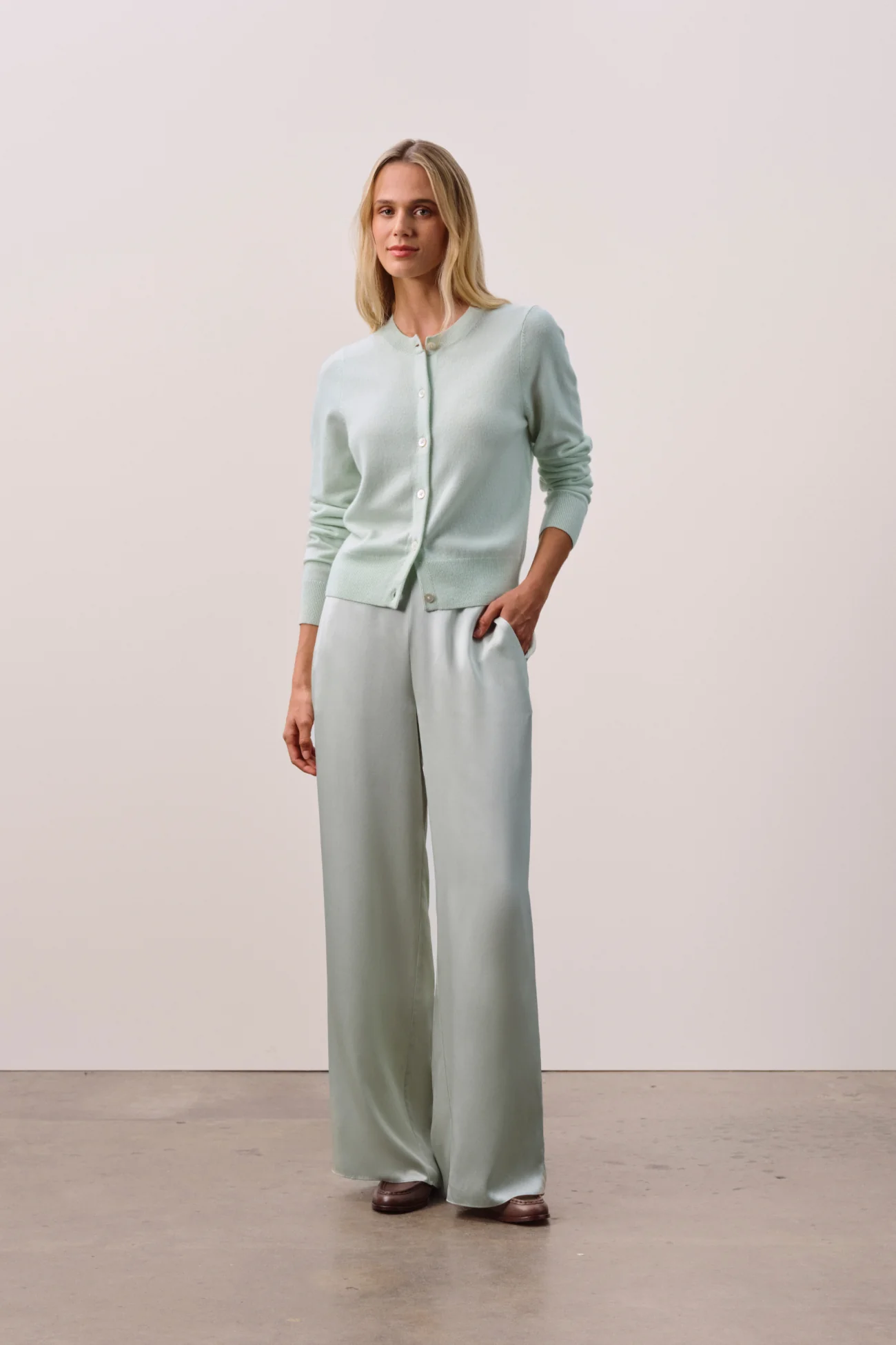 JAYLA BUTTON-UP CASHMERE CARDIGAN - Image 44