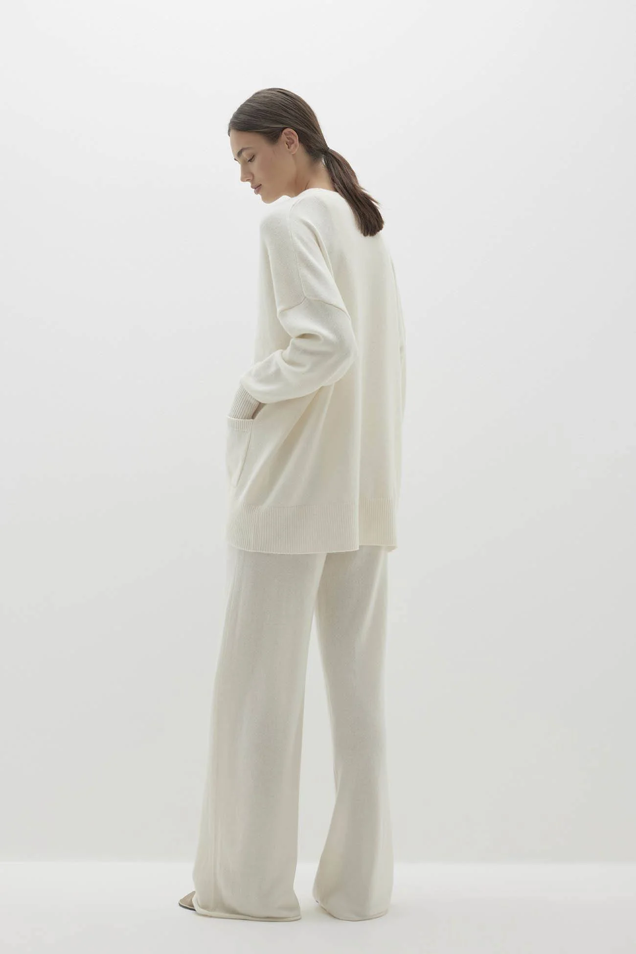 LILY BUTTON-UP CASHMERE CARDIGAN - Image 11