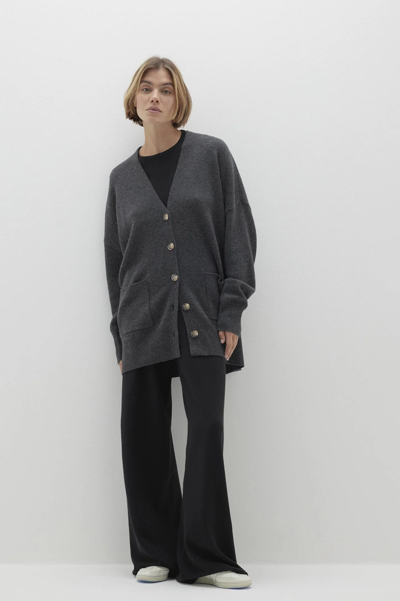 LILY BUTTON-UP CASHMERE CARDIGAN - Image 23
