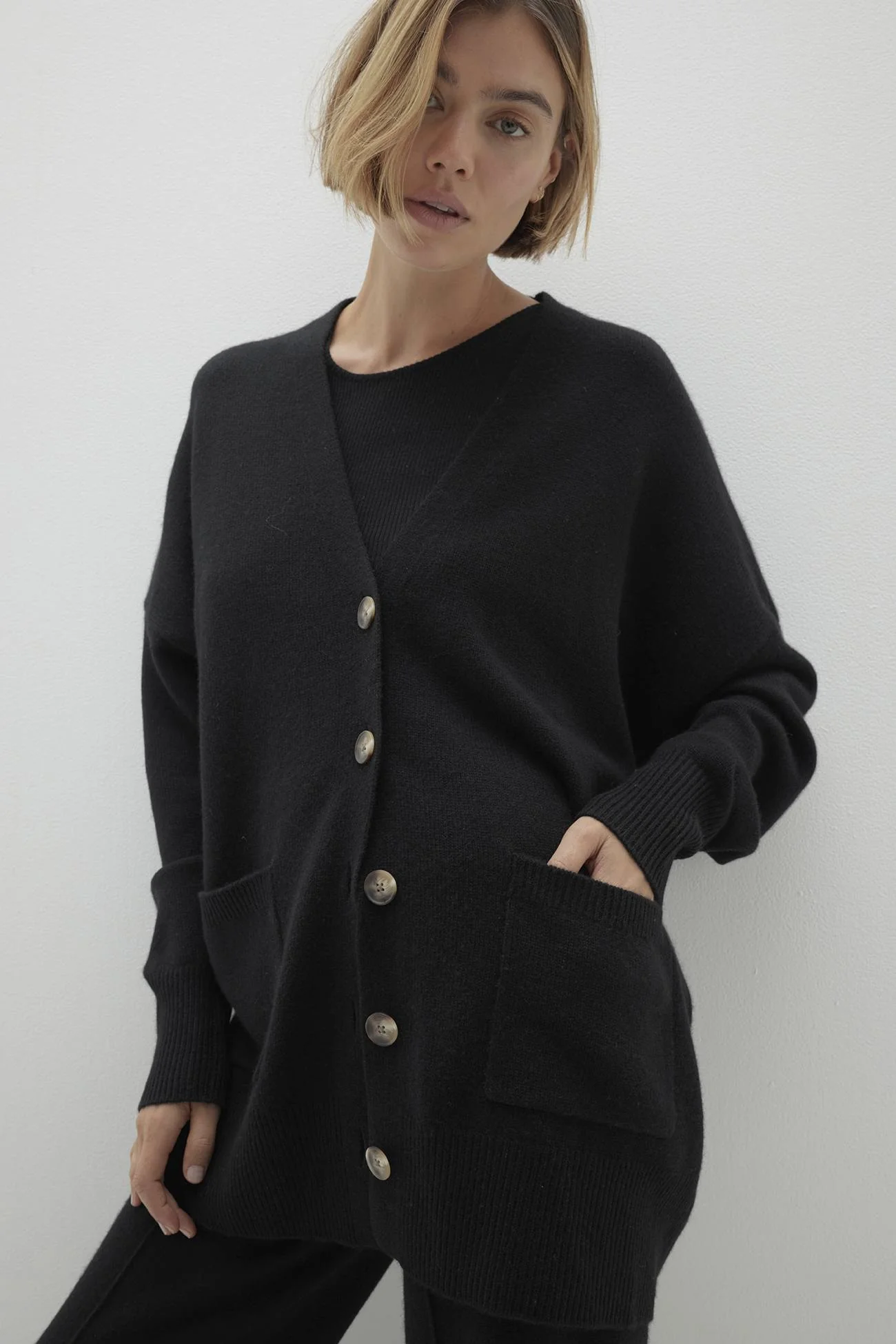 LILY BUTTON-UP CASHMERE CARDIGAN - Image 3