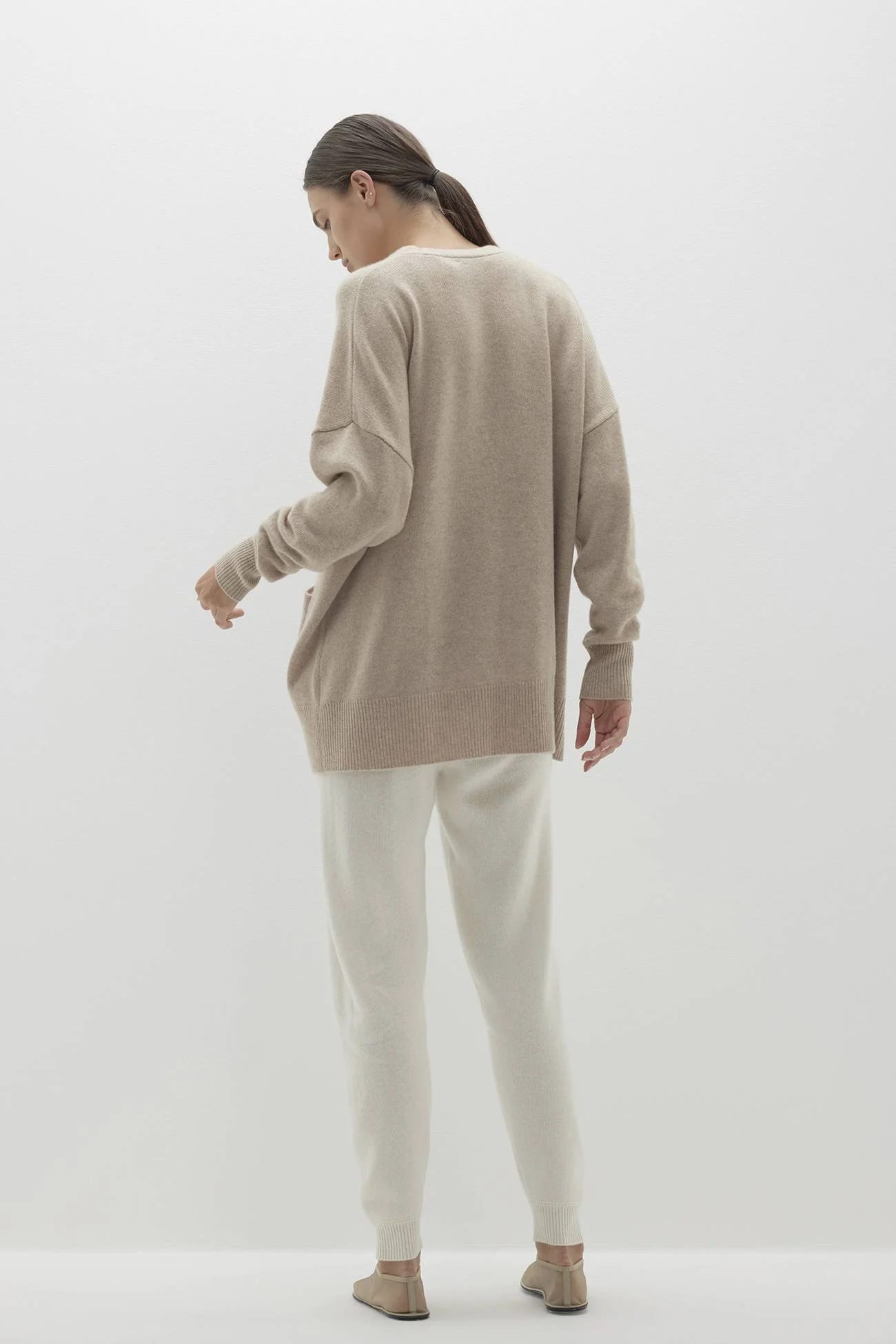 LILY BUTTON-UP CASHMERE CARDIGAN - Image 30