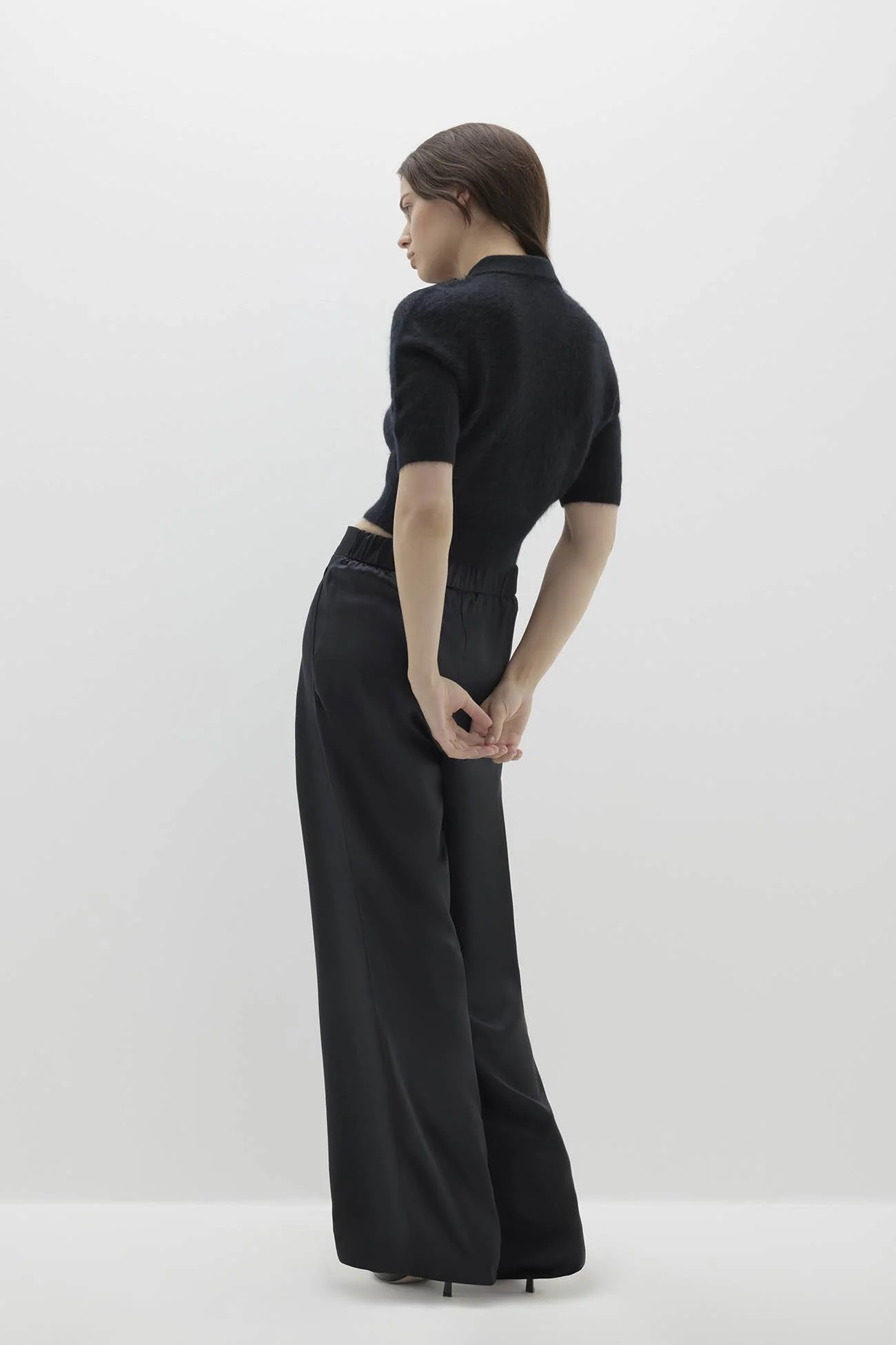 MAISIE BRUSHED CASHMERE COLLARED SWEATER - Image 9