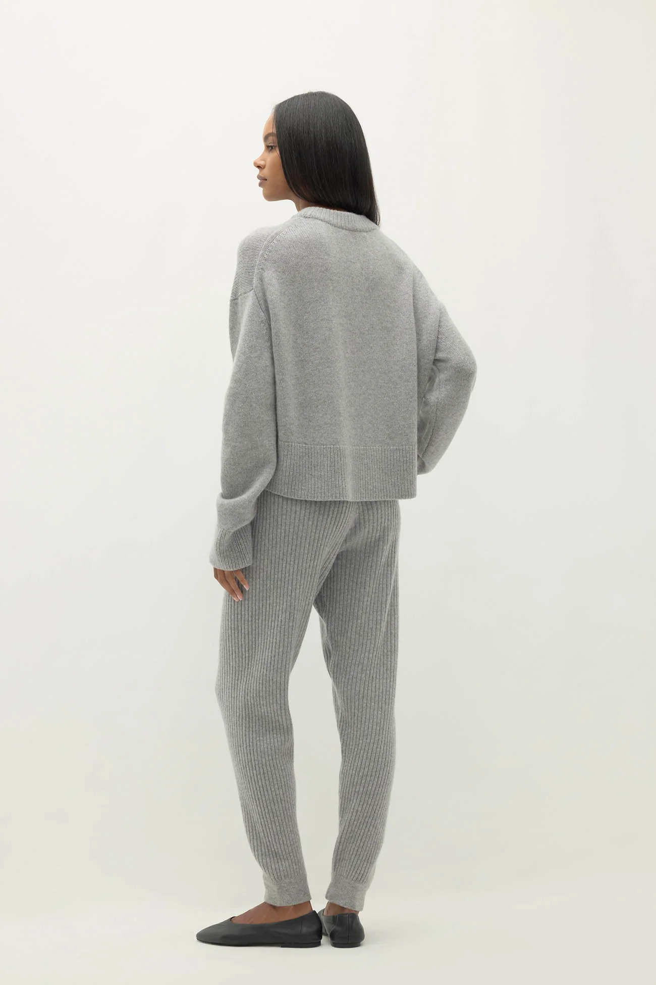 SLOANE CASHMERE CREWNECK SWEATER - Image 23