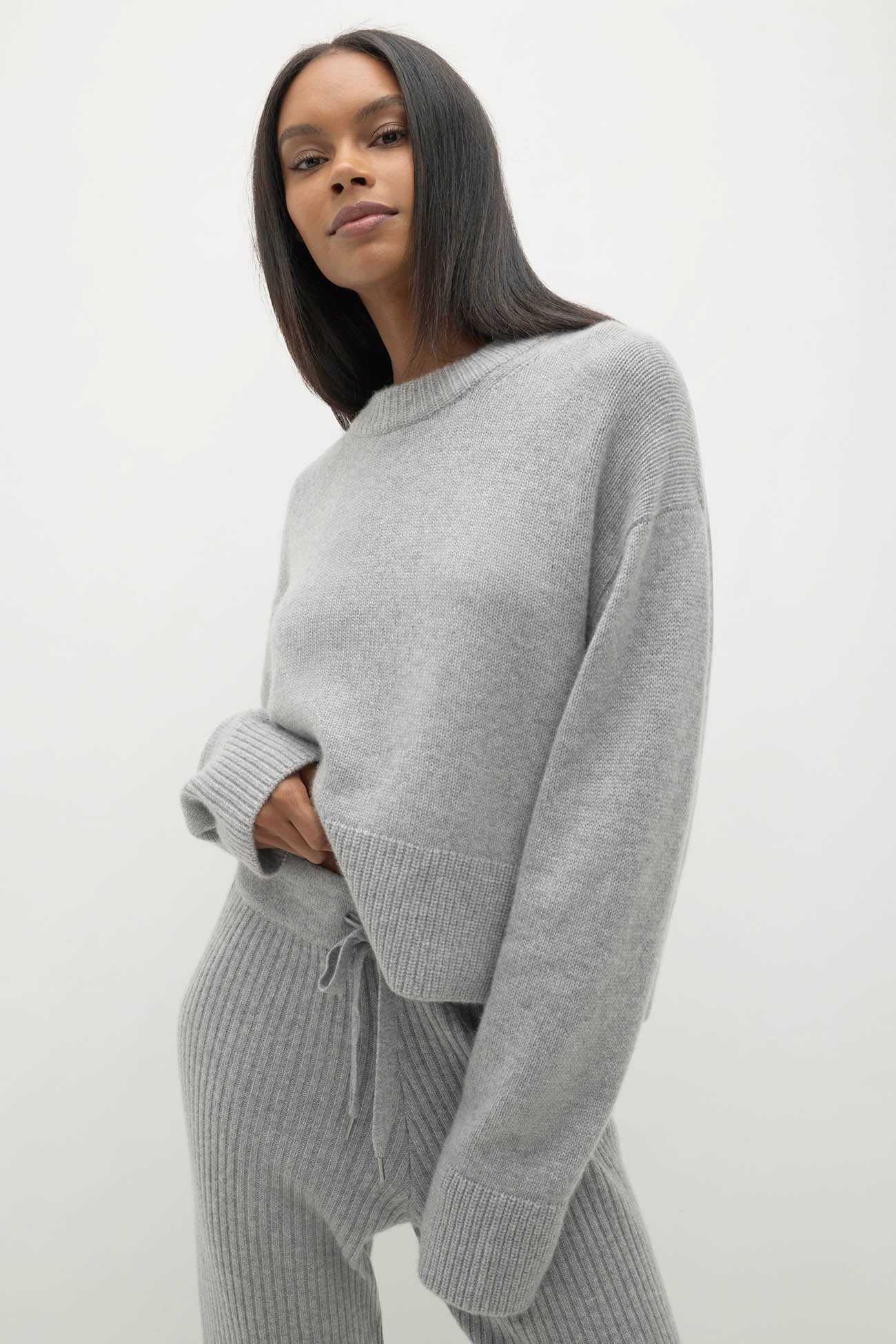 SLOANE CASHMERE CREWNECK SWEATER - Image 24