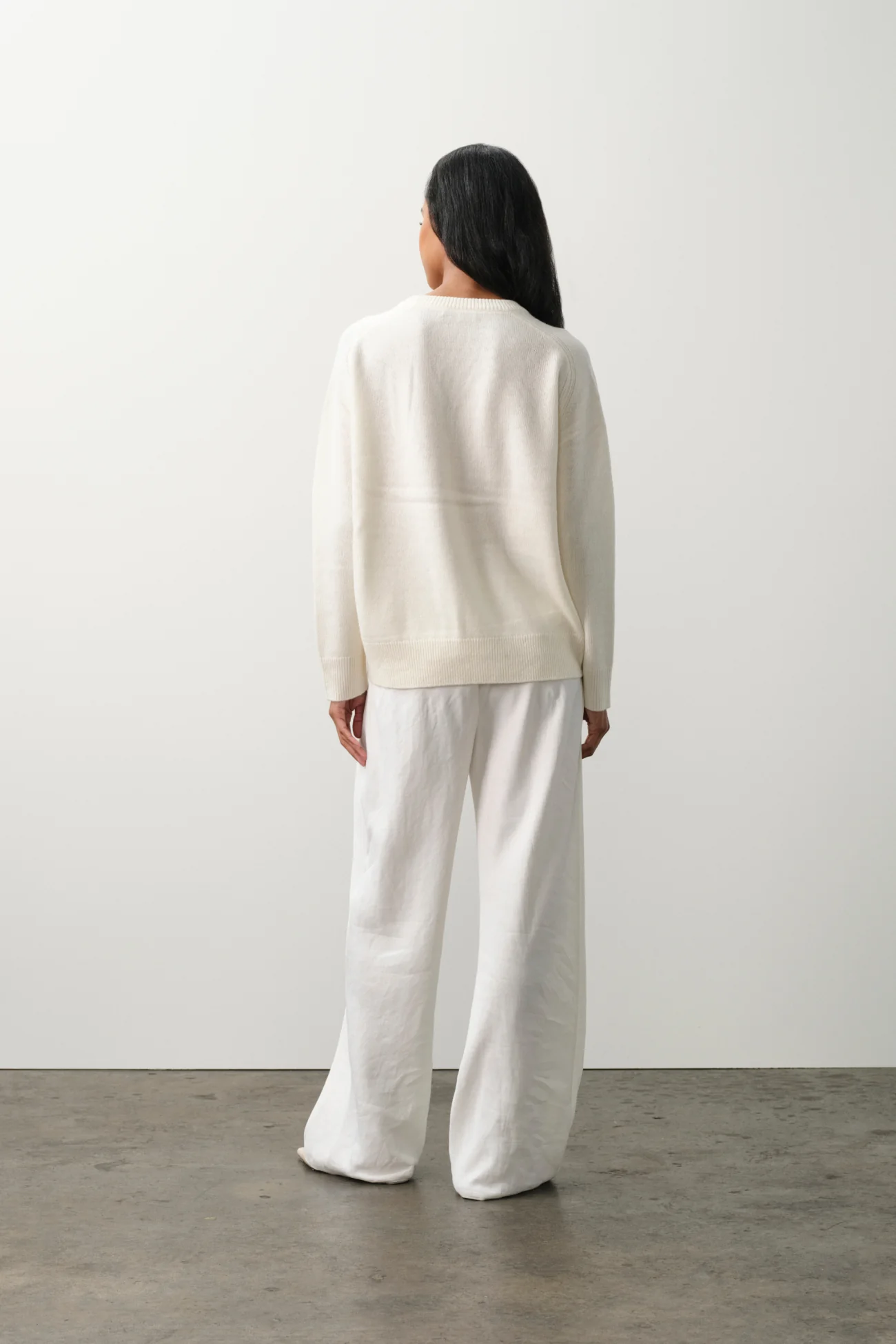 SYDNEY V-NECK CASHMERE SWEATER - Image 4