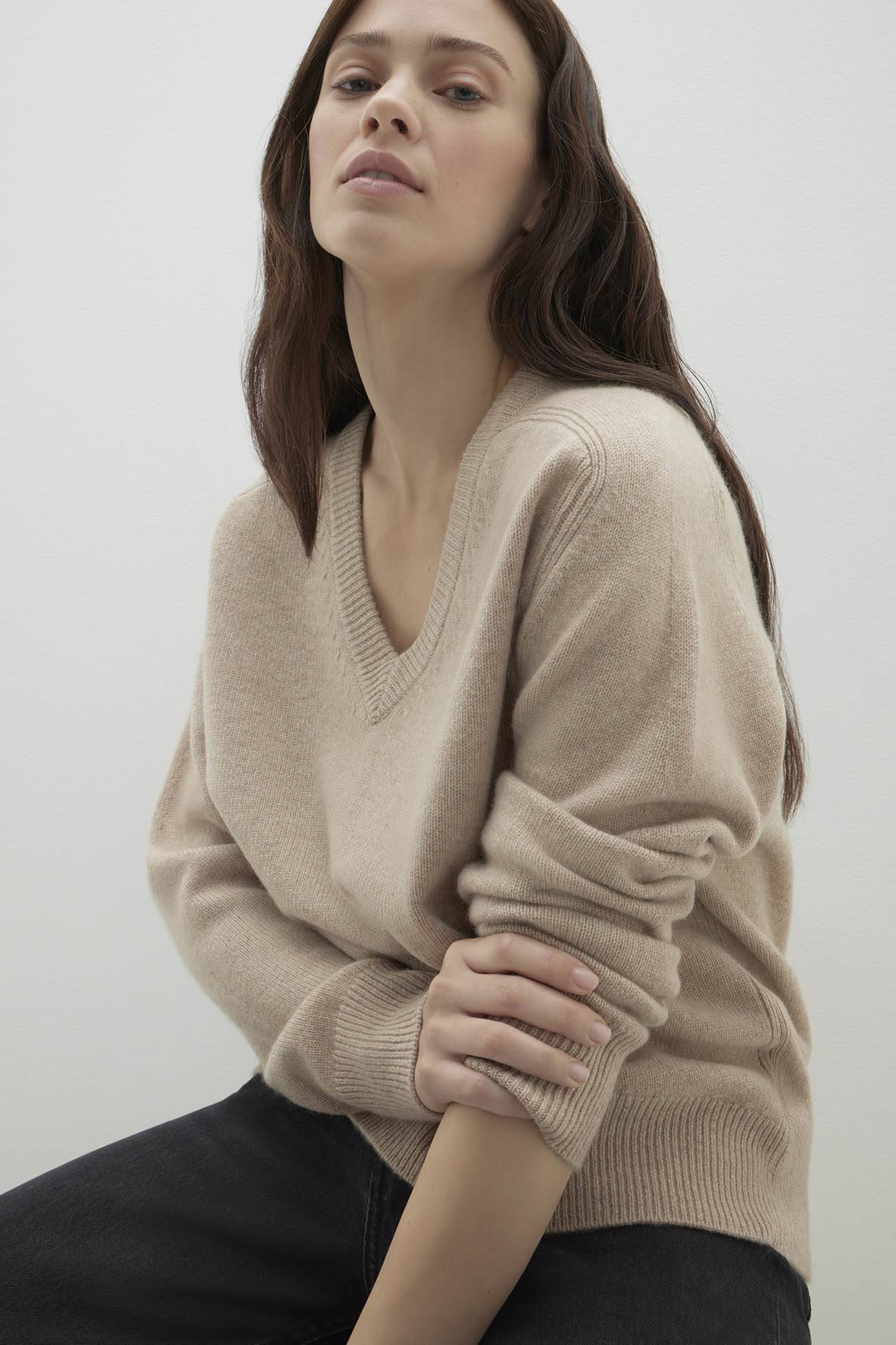 SYDNEY V-NECK CASHMERE SWEATER - Image 57