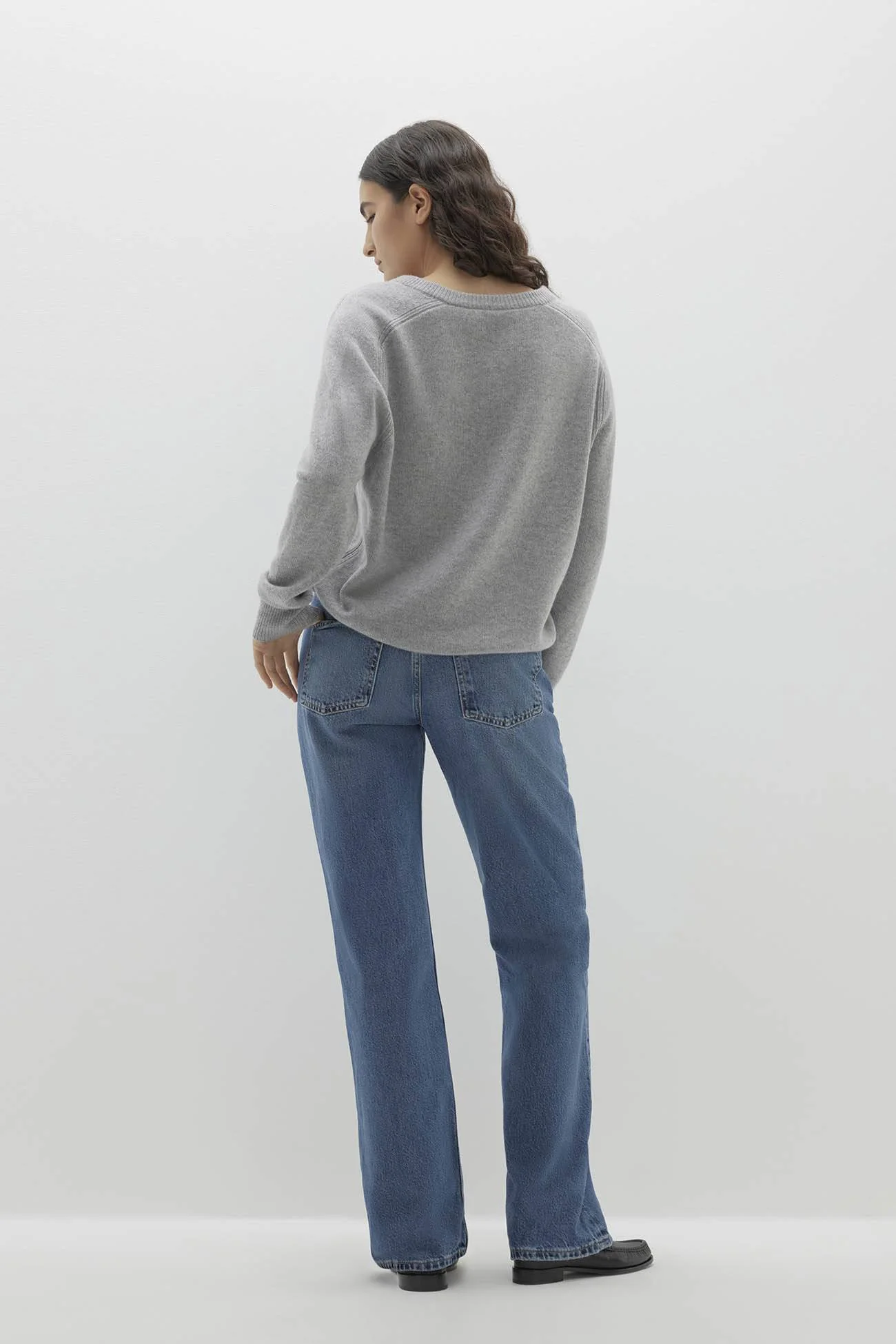 SYDNEY V-NECK CASHMERE SWEATER - Image 60