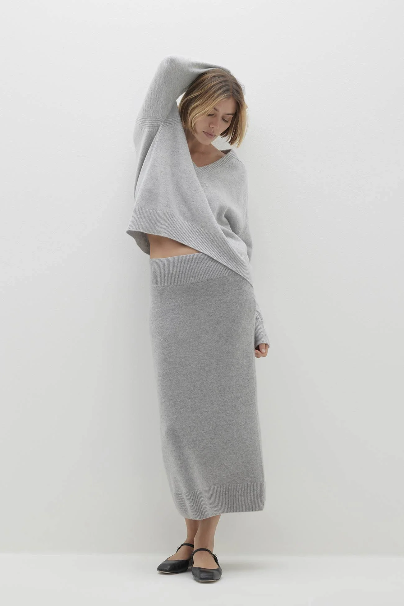 SYDNEY V-NECK CASHMERE SWEATER - Image 65