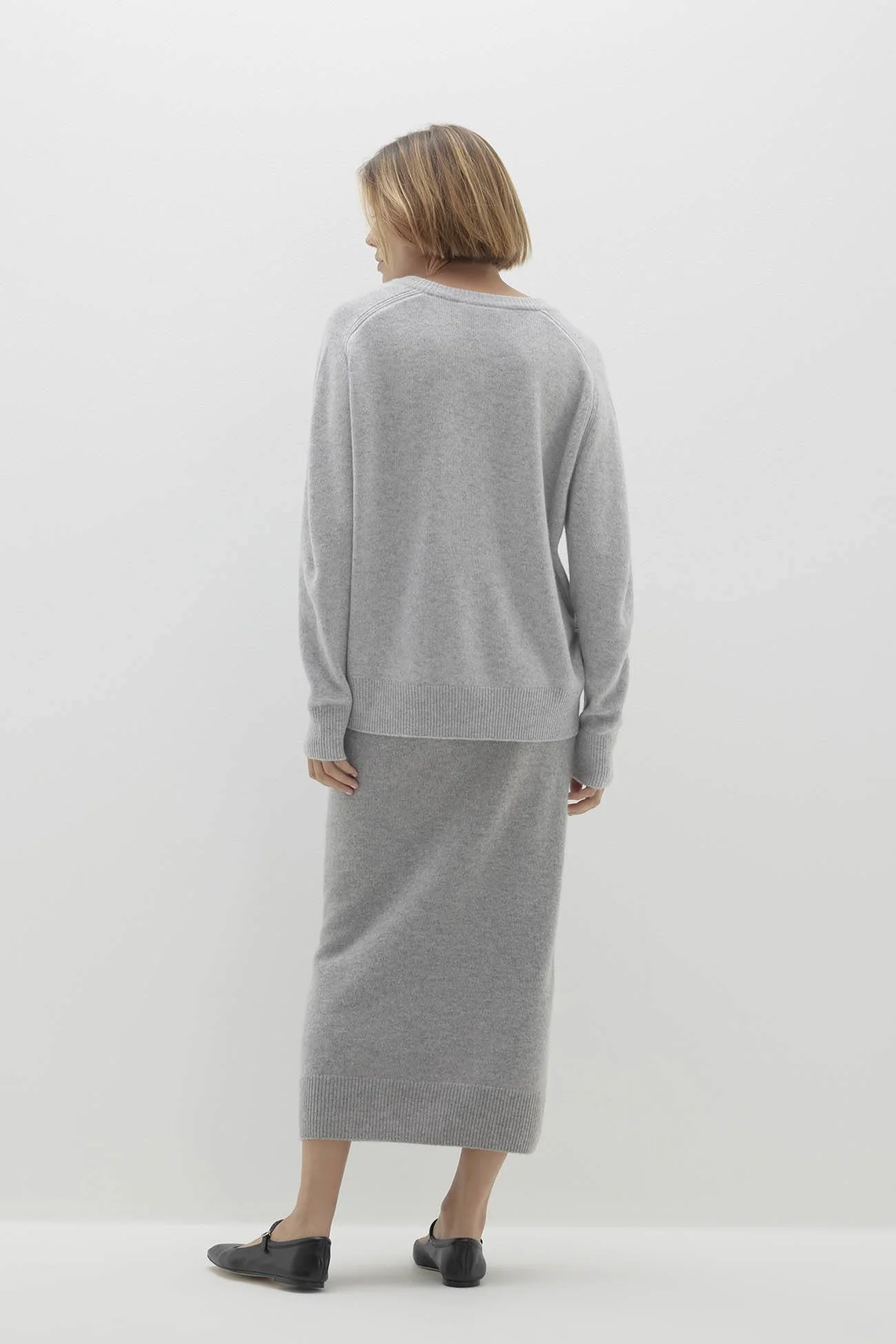 SYDNEY V-NECK CASHMERE SWEATER - Image 66