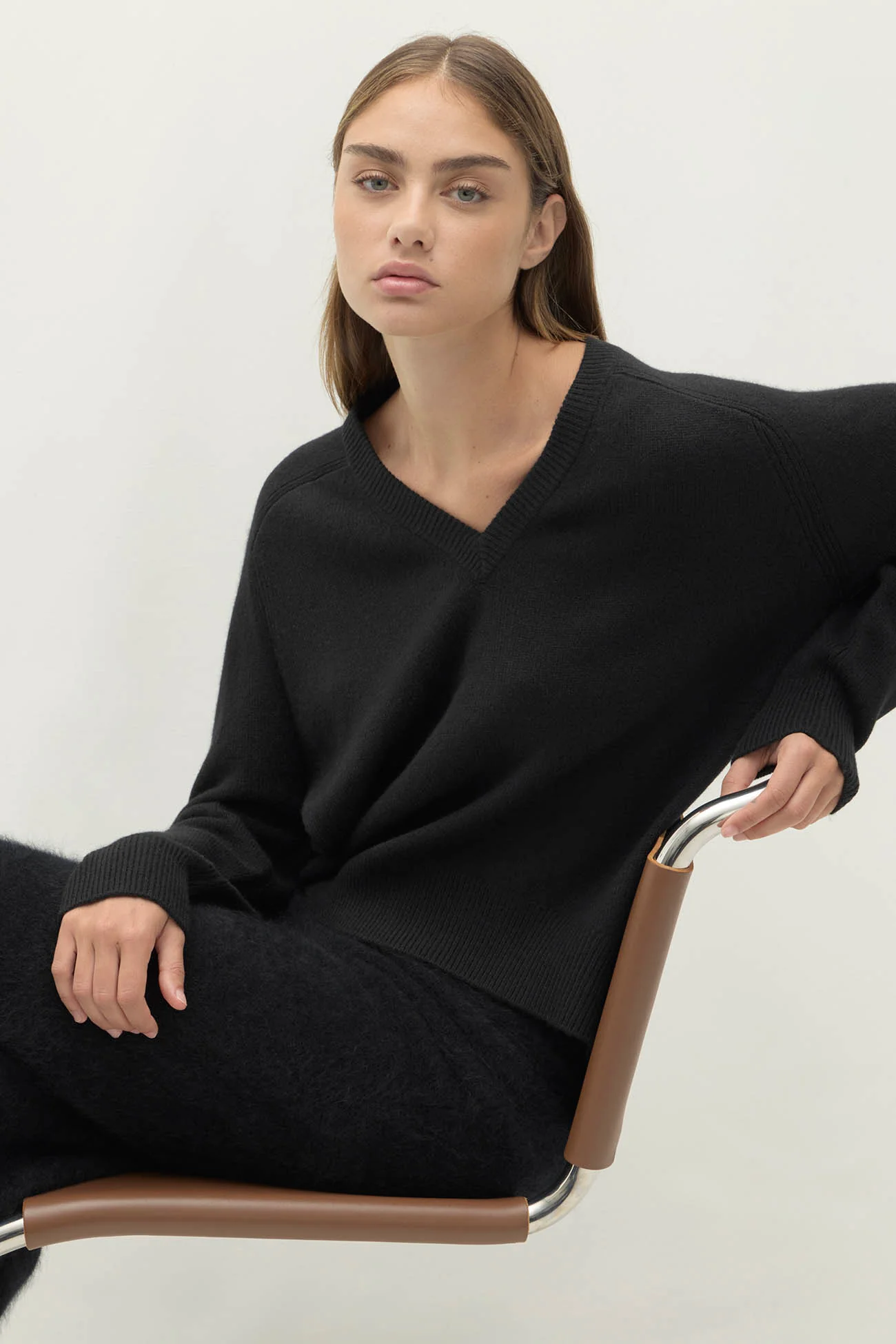 SYDNEY V-NECK CASHMERE SWEATER - Image 75