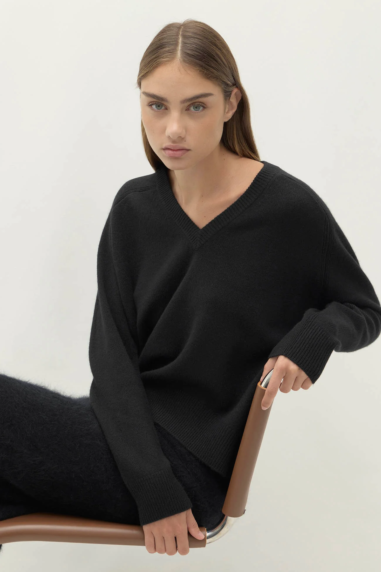 SYDNEY V-NECK CASHMERE SWEATER - Image 76