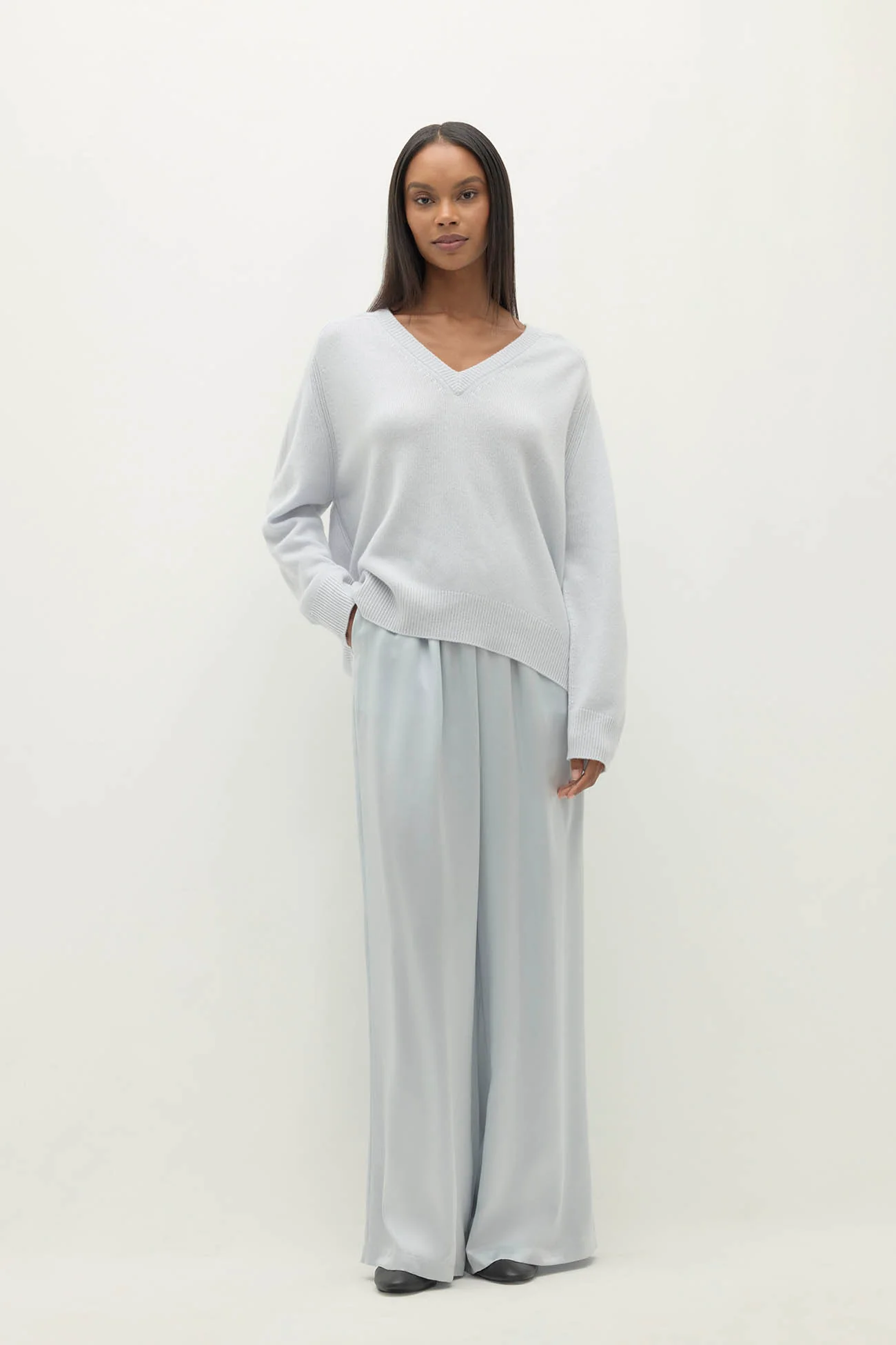 SYDNEY V-NECK CASHMERE SWEATER - Image 78