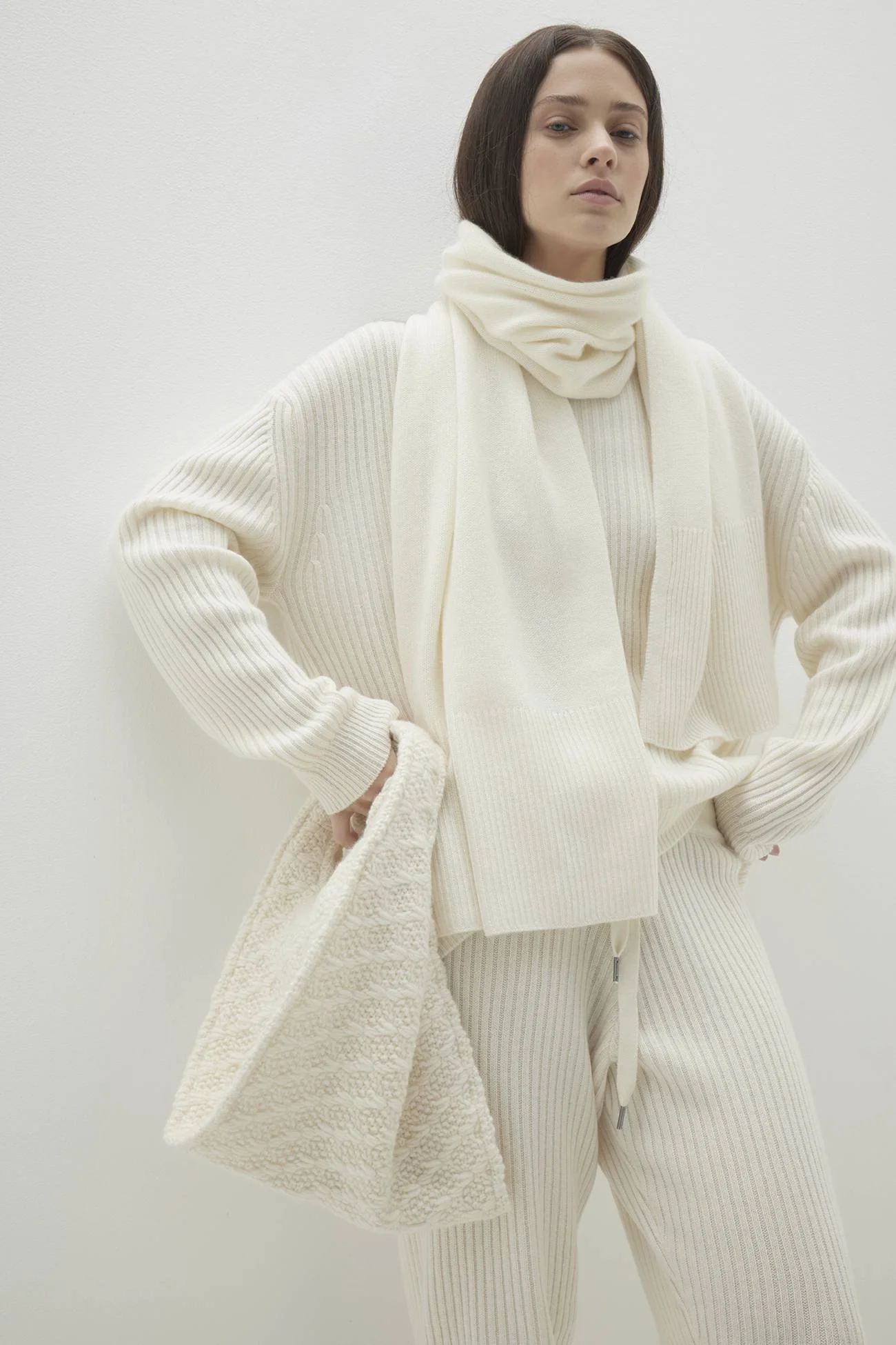 TABITHA CASHMERE TOTE BAG - Image 6