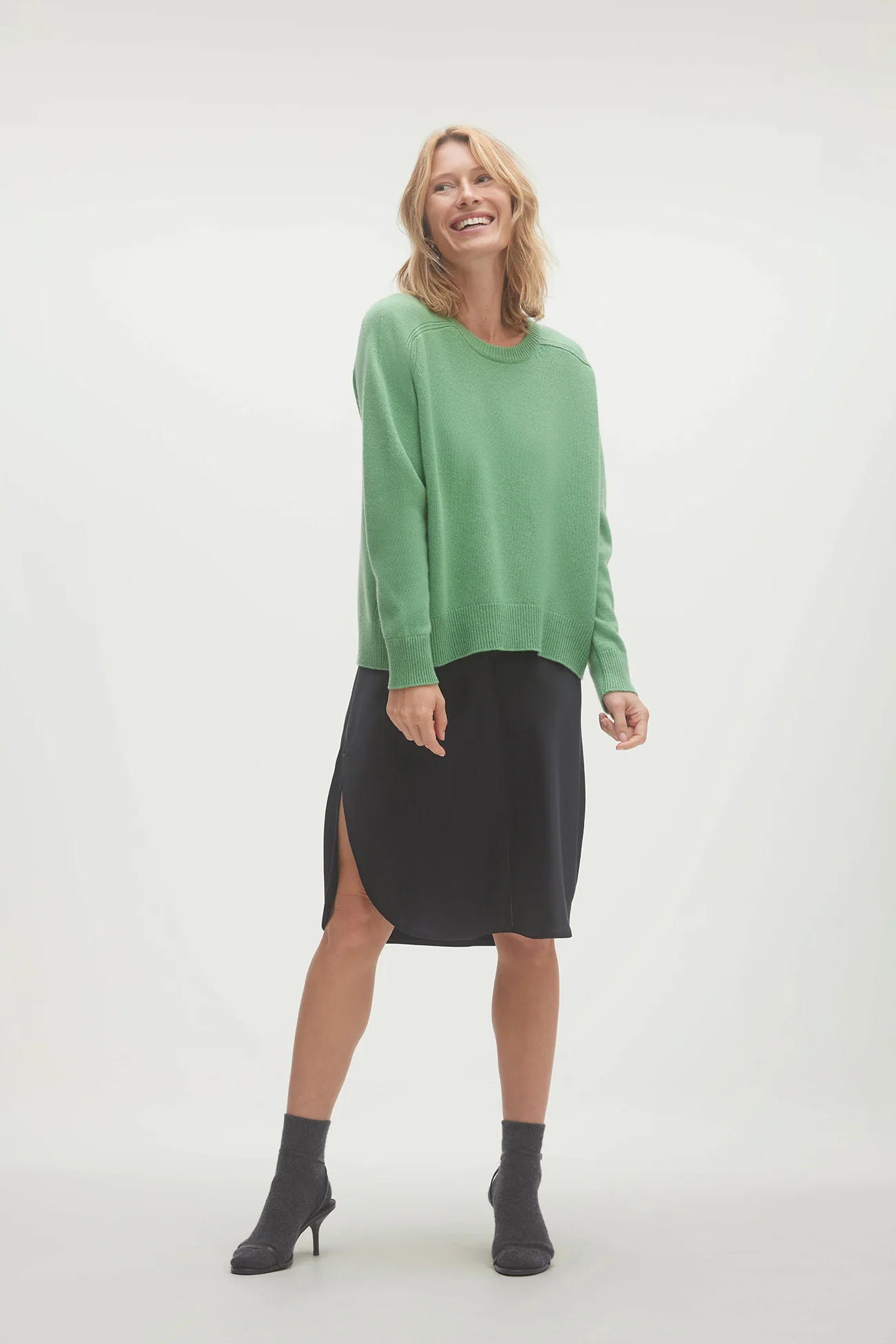 TAMMY CASHMERE CREWNECK SWEATER - Image 11