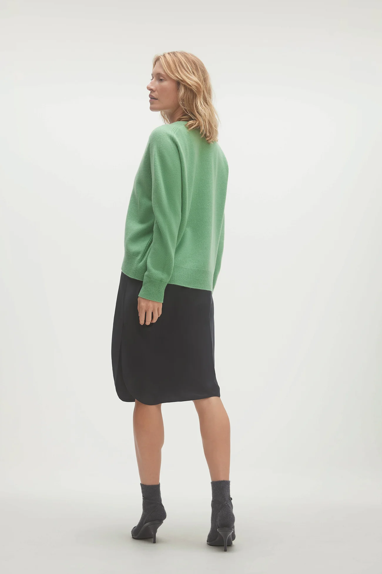 TAMMY CASHMERE CREWNECK SWEATER - Image 12