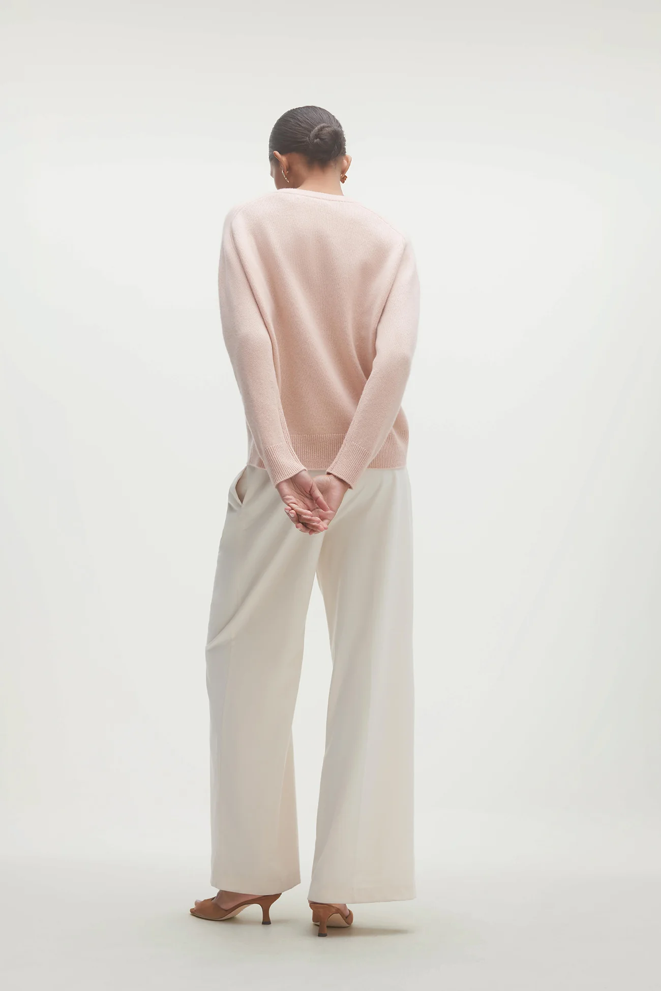 TAMMY CASHMERE CREWNECK SWEATER - Image 17