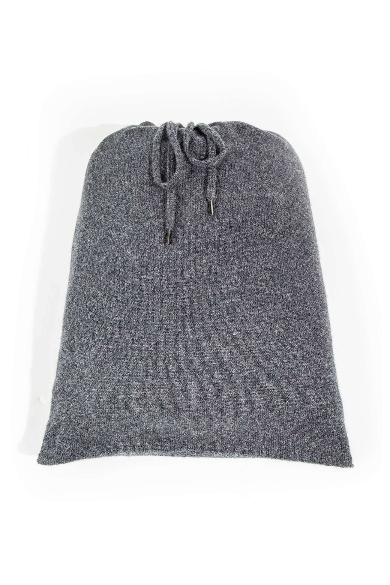 THE CASHMERE TRAVEL SET - Image 14