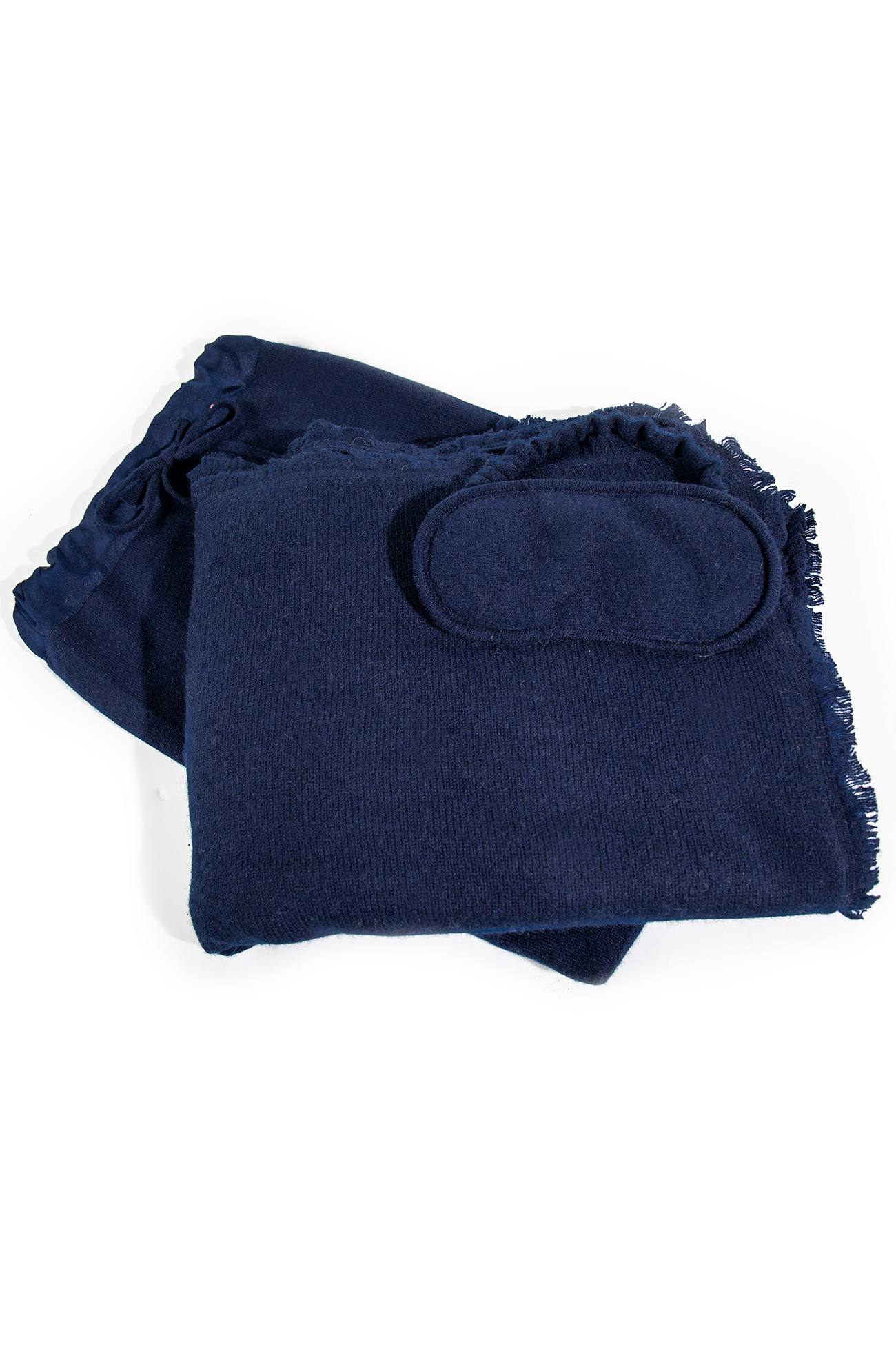 THE CASHMERE TRAVEL SET - Image 15