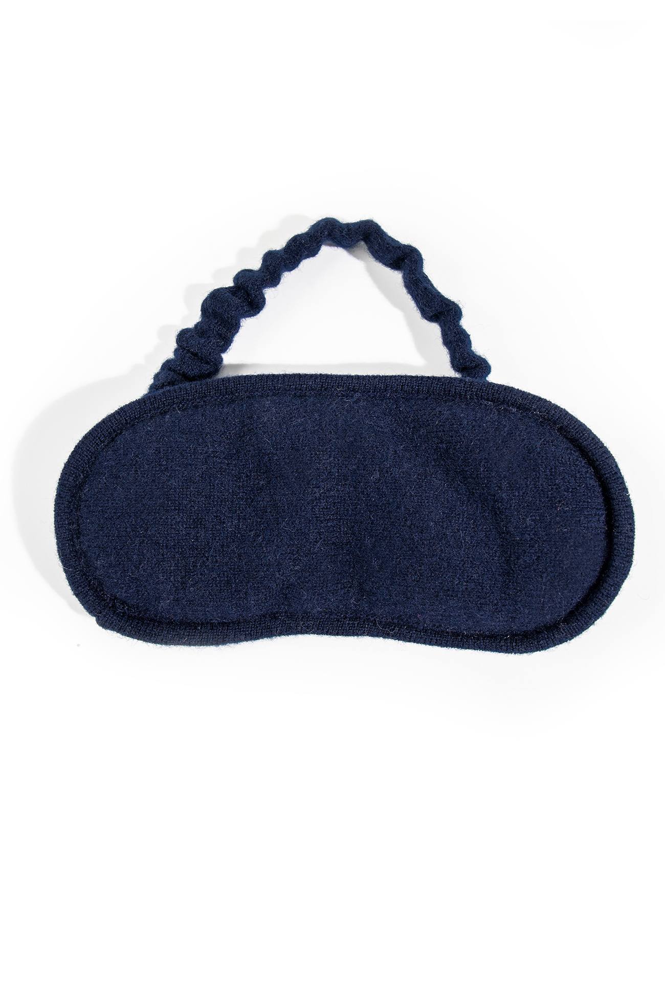 THE CASHMERE TRAVEL SET - Image 16