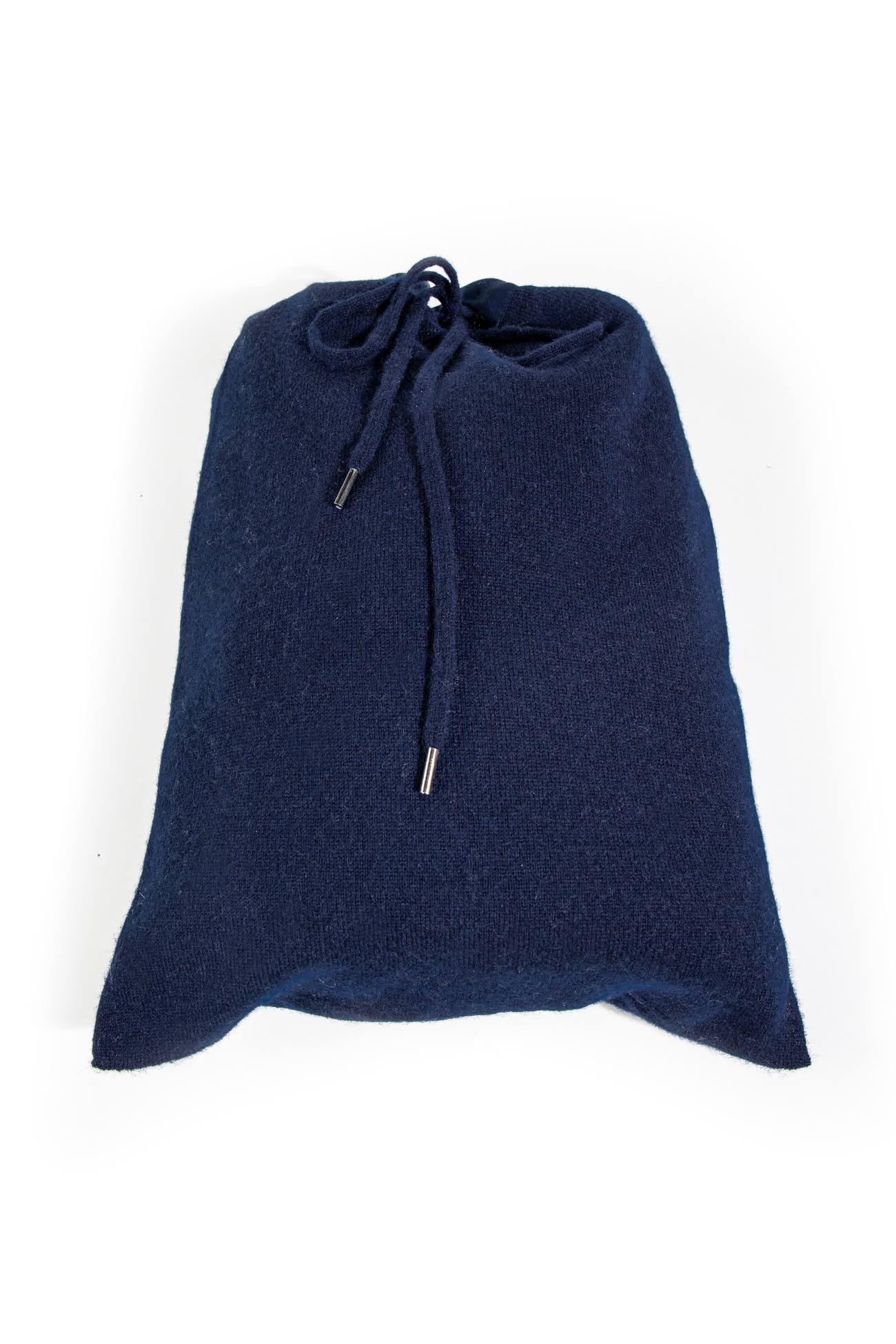 THE CASHMERE TRAVEL SET - Image 18