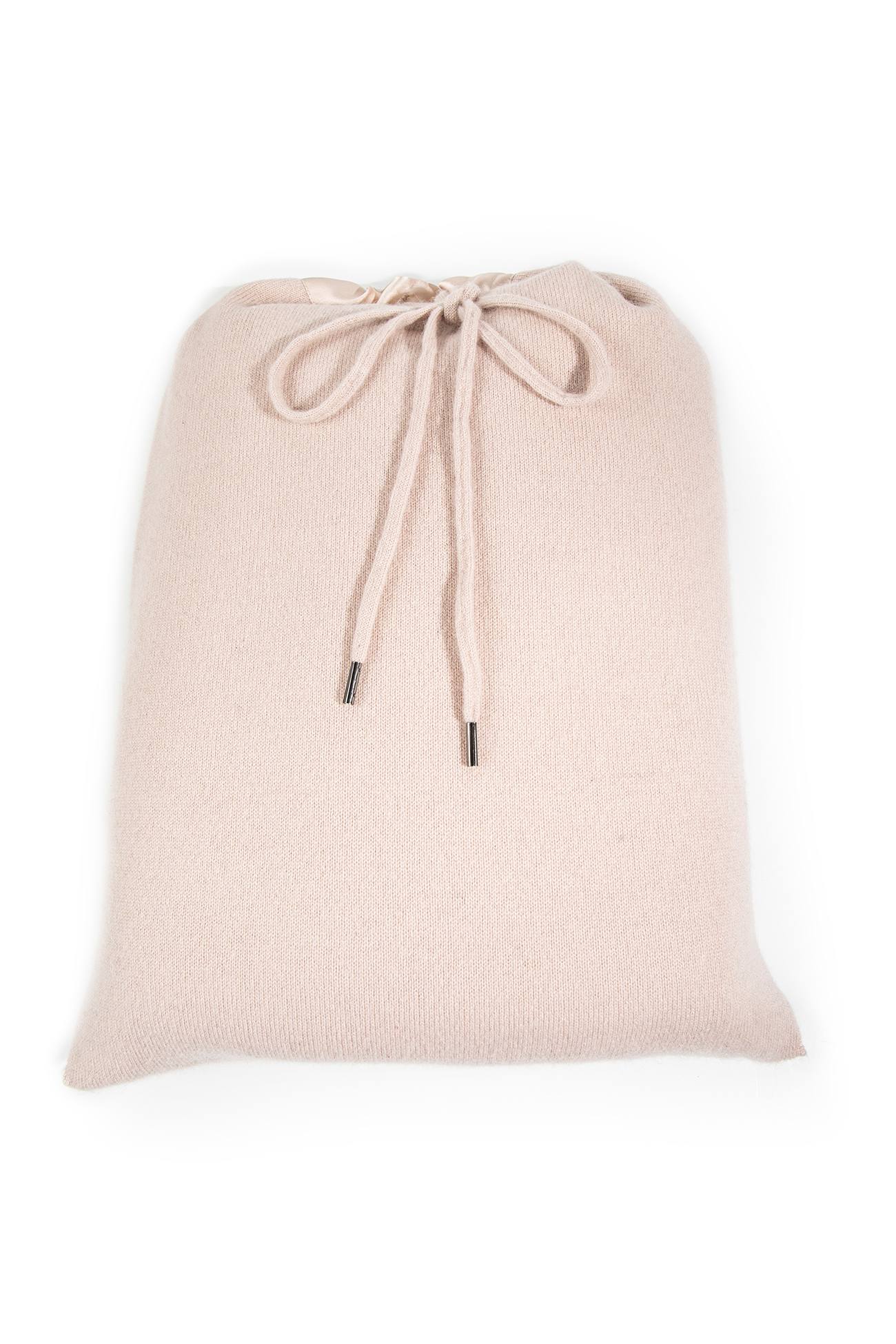 THE CASHMERE TRAVEL SET - Image 22