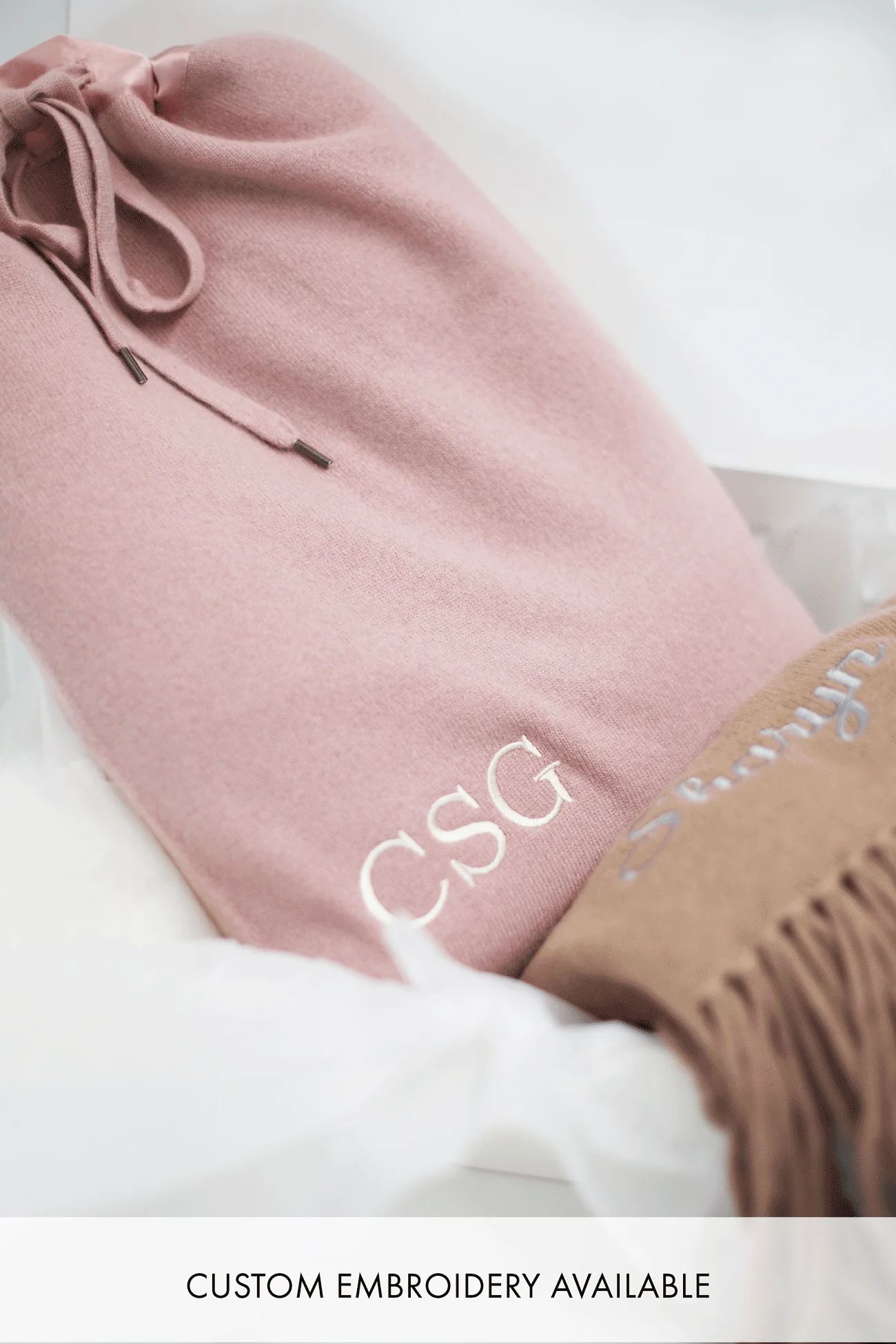 THE CASHMERE TRAVEL SET - Image 30